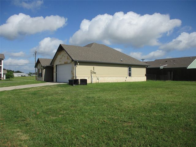 117 Mill Street, Emory, TX 75440