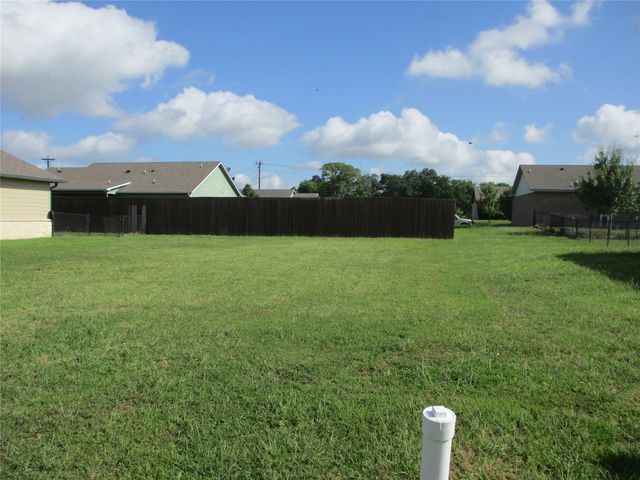 117 Mill Street, Emory, TX 75440