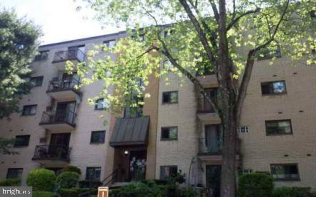 400 GLENDALE RD #I-54, HAVERTOWN, PA 19083 — exterior