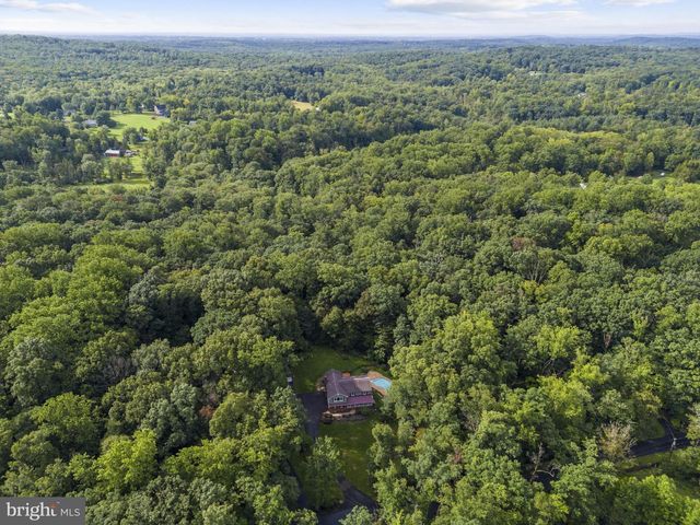2485 CAMP ROCK HILL RD, Quakertown, PA 18951