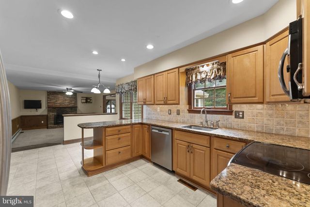 2485 CAMP ROCK HILL RD, Quakertown, PA 18951