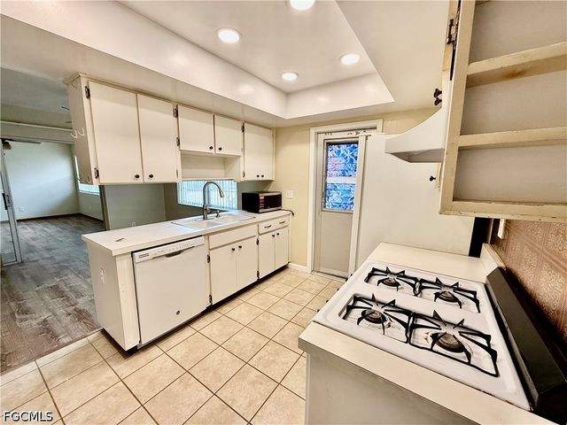 9 Palm BLVD, Lehigh Acres, FL 33936