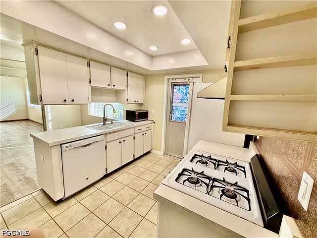 9 Palm BLVD, Lehigh Acres, FL 33936