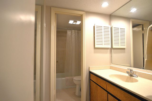 1204 Chamberlain Dr Apt 20, Memphis, TN 38119