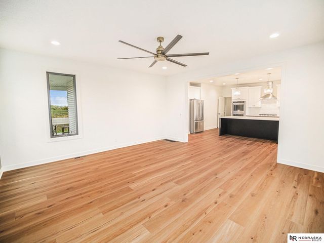 19720 Long View Lane, Hickman, NE 68372