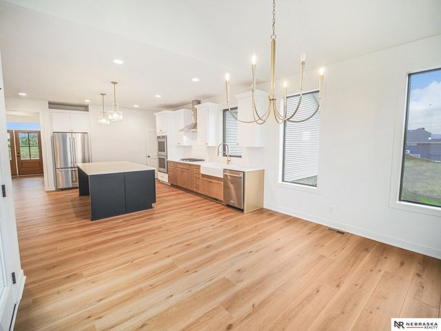 19720 Long View Lane, Hickman, NE 68372