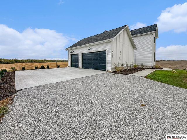 19720 Long View Lane, Hickman, NE 68372