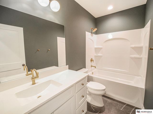 19720 Long View Lane, Hickman, NE 68372