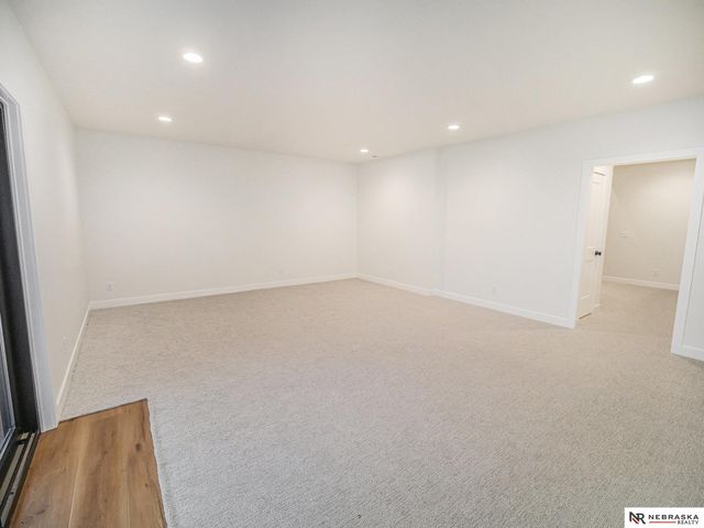 19720 Long View Lane, Hickman, NE 68372