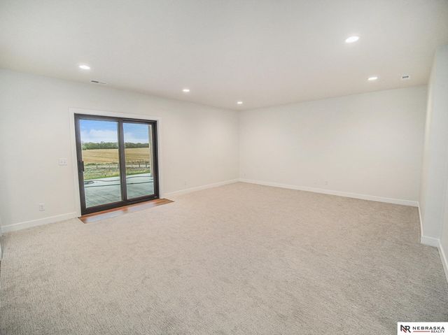 19720 Long View Lane, Hickman, NE 68372