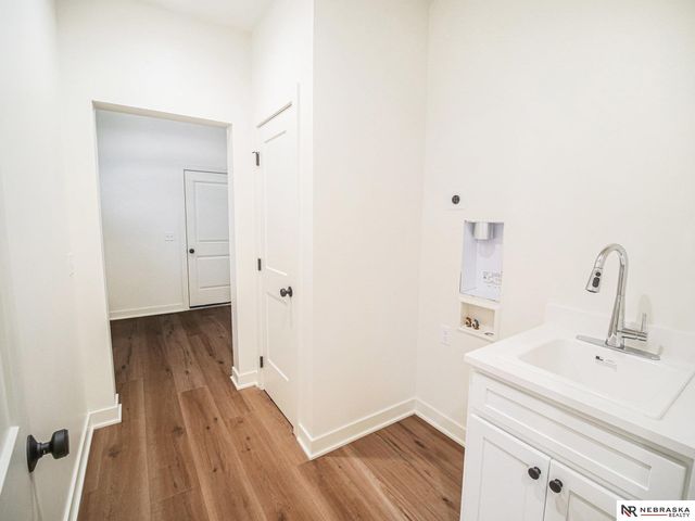 19720 Long View Lane, Hickman, NE 68372