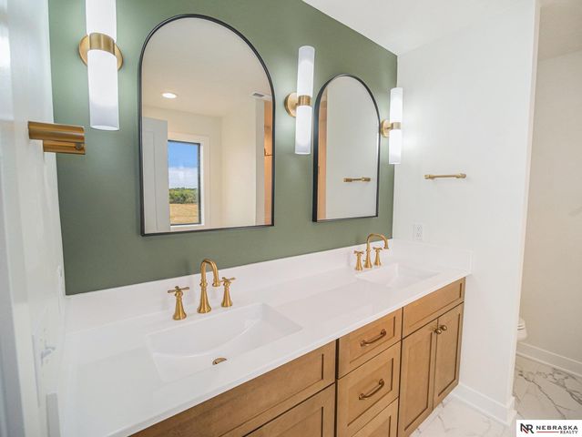 19720 Long View Lane, Hickman, NE 68372