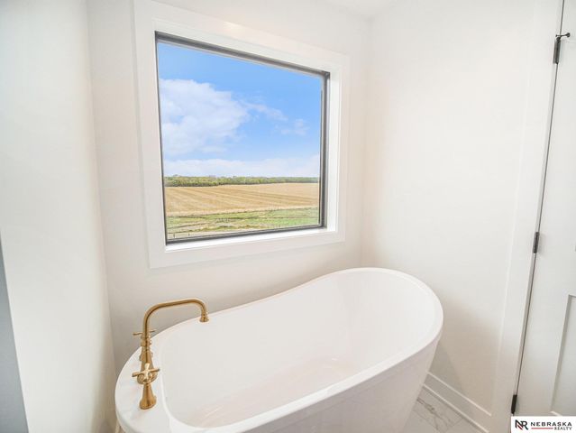 19720 Long View Lane, Hickman, NE 68372