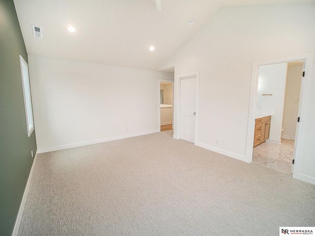 19720 Long View Lane, Hickman, NE 68372