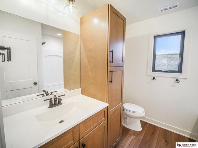 19720 Long View Lane, Hickman, NE 68372