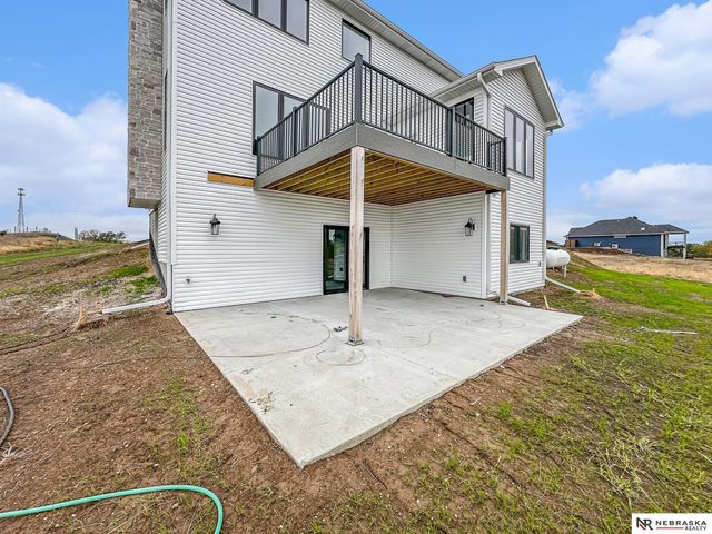 19720 Long View Lane, Hickman, NE 68372