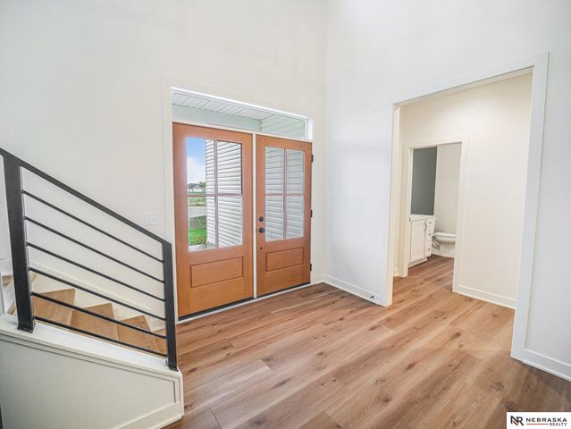 19720 Long View Lane, Hickman, NE 68372