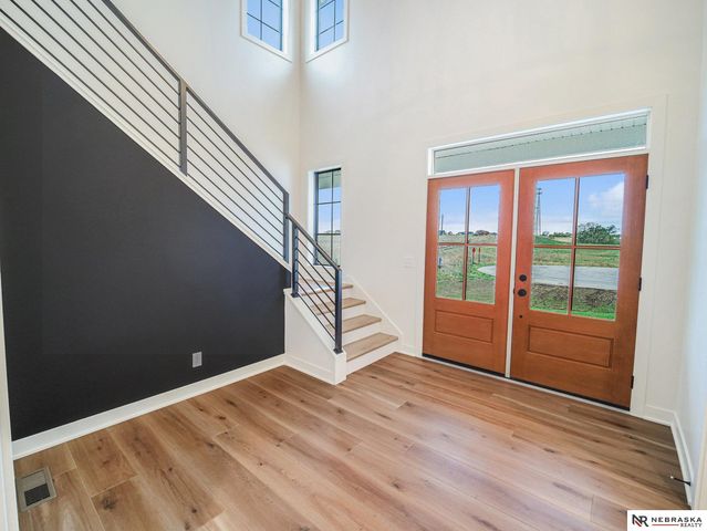 19720 Long View Lane, Hickman, NE 68372