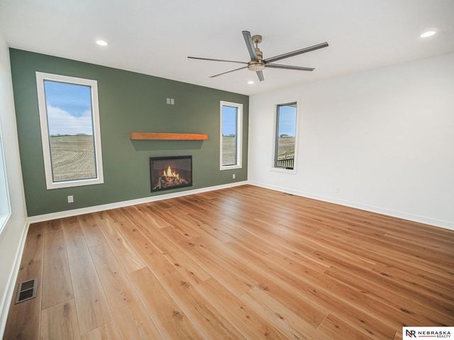 19720 Long View Lane, Hickman, NE 68372