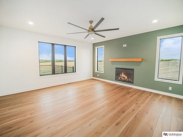 19720 Long View Lane, Hickman, NE 68372