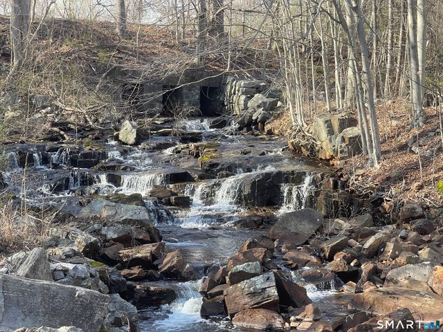 37 Long Meadow Road, Oxford, CT 06478