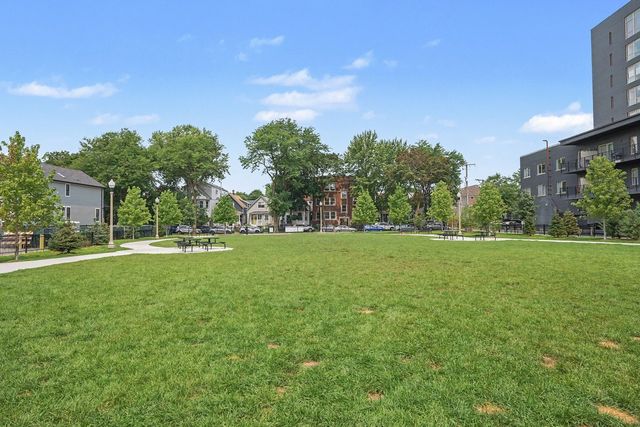 1619 W Hollywood Avenue 3, Chicago, IL 60660