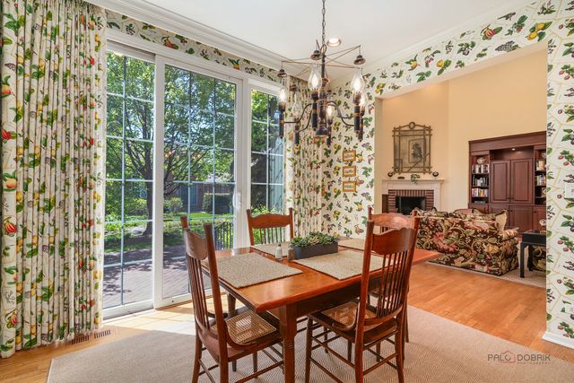 2148 Royal Ridge Drive, Northbrook, IL 60062