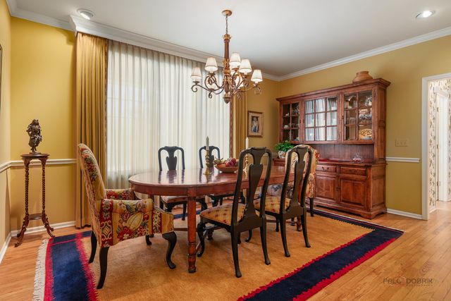 2148 Royal Ridge Drive, Northbrook, IL 60062