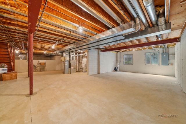 2148 Royal Ridge Drive, Northbrook, IL 60062