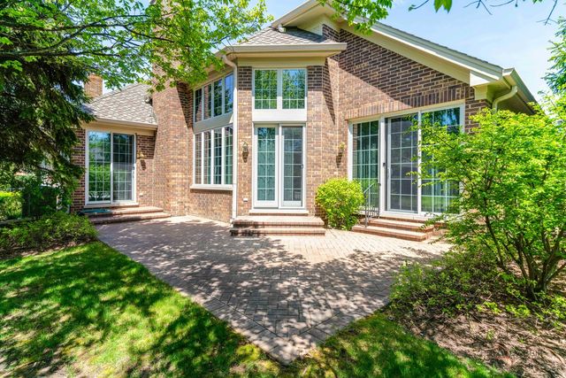 2148 Royal Ridge Drive, Northbrook, IL 60062
