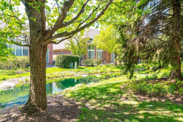 2148 Royal Ridge Drive, Northbrook, IL 60062