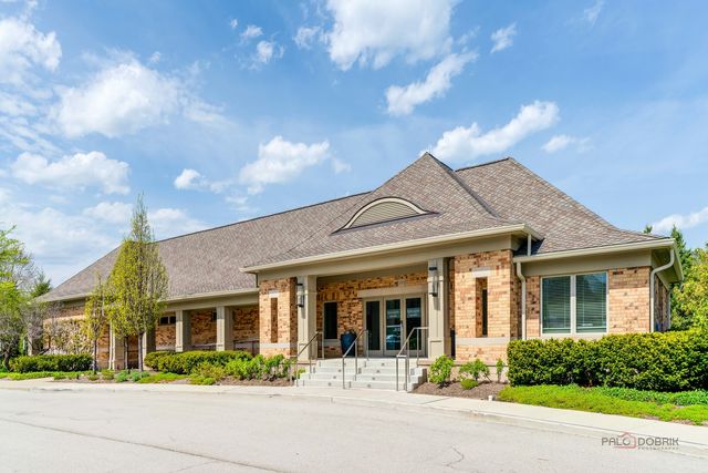 2148 Royal Ridge Drive, Northbrook, IL 60062