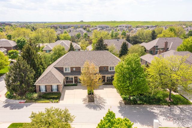 2148 Royal Ridge Drive, Northbrook, IL 60062