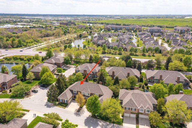 2148 Royal Ridge Drive, Northbrook, IL 60062