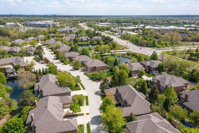 2148 Royal Ridge Drive, Northbrook, IL 60062