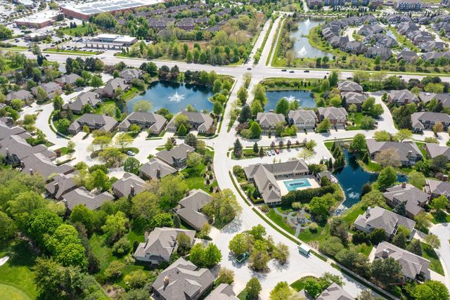 2148 Royal Ridge Drive, Northbrook, IL 60062