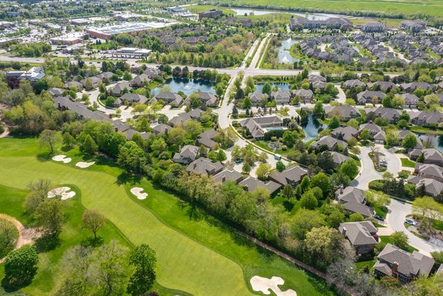 2148 Royal Ridge Drive, Northbrook, IL 60062