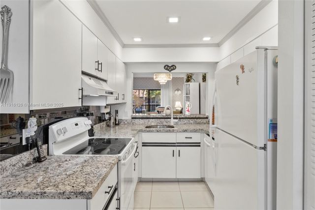 7831 Willow Spring Dr 525, Lake Worth, FL 33467