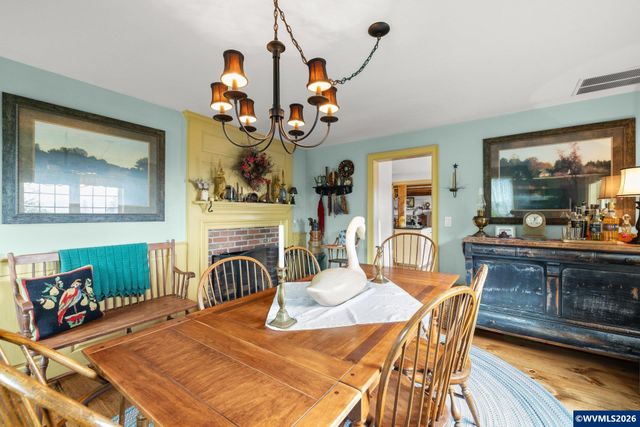 4725 Eola Dr NW, Salem, OR 97304