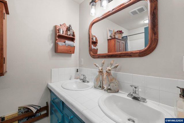 4725 Eola Dr NW, Salem, OR 97304