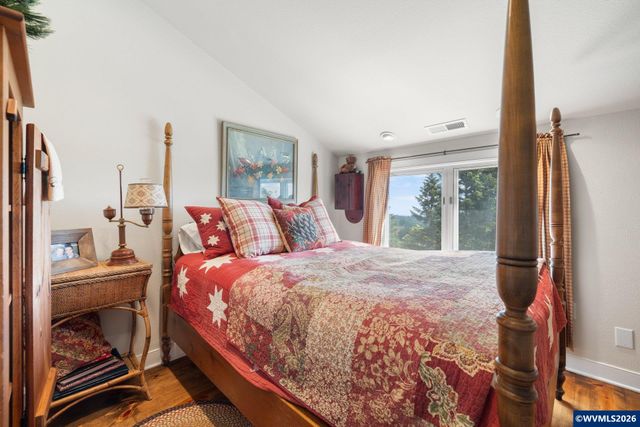 4725 Eola Dr NW, Salem, OR 97304
