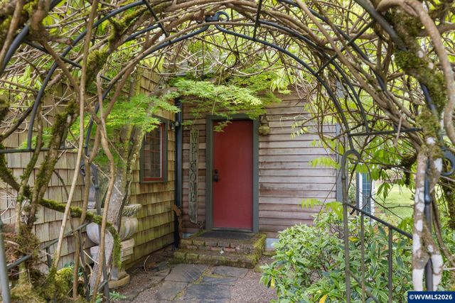 4725 Eola Dr NW, Salem, OR 97304