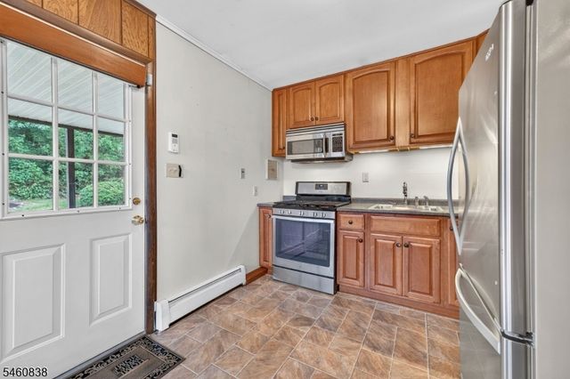 28 Harry Rd, Bridgewater Twp., NJ 08807