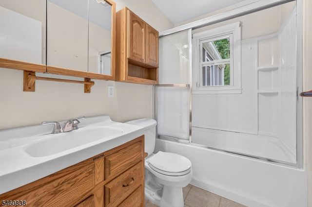 28 Harry Rd, Bridgewater Twp., NJ 08807