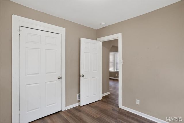 8024 Cler Avenue, St Louis, MO 63114