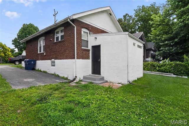 8024 Cler Avenue, St Louis, MO 63114