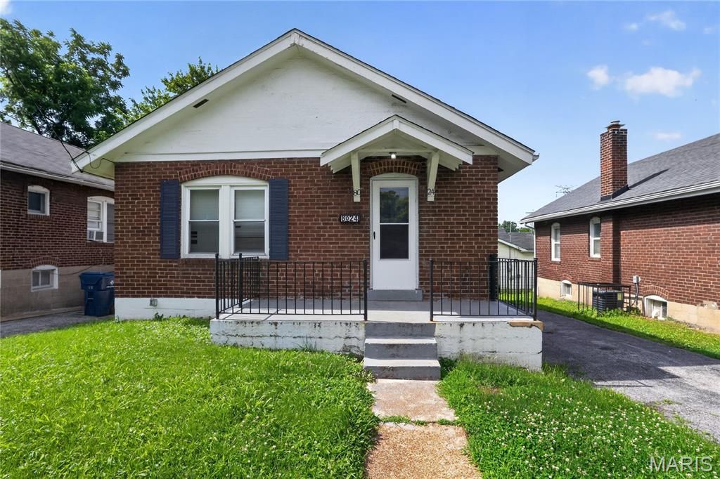 8024 Cler Avenue, St Louis, MO 63114