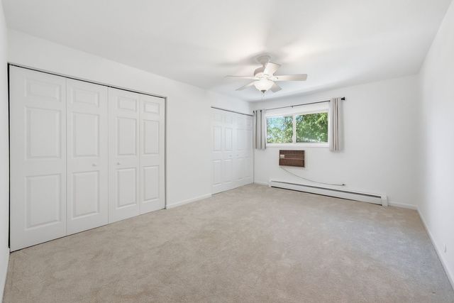 5740 Concord Lane 13, Clarendon Hills, IL 60514