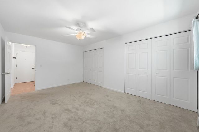 5740 Concord Lane 13, Clarendon Hills, IL 60514
