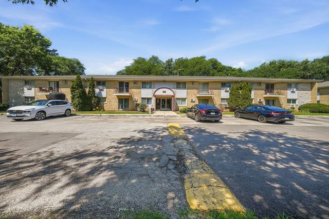 5740 Concord Lane 13, Clarendon Hills, IL 60514